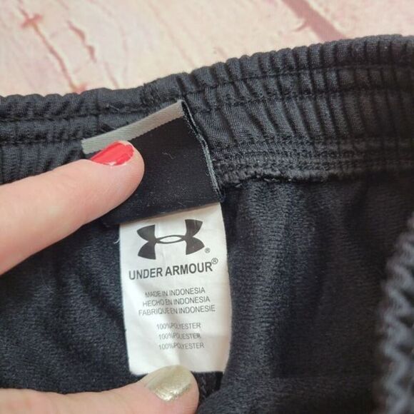 Under Armour jogger pants 2T - Picture 5 of 5